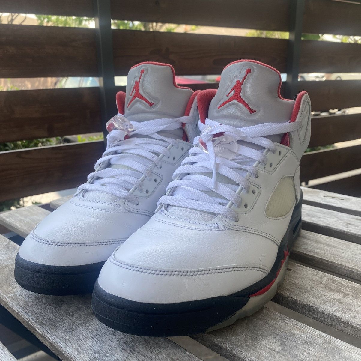 Jordan Brand Jordan 5 Retro ‘Fire Red’ Silver Tongue 2020 Size US 11 / EU 44 - 1 Thumbnail