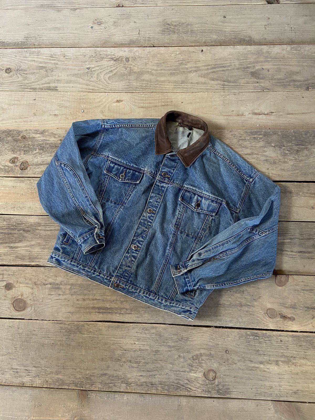 Vintage × Warner Bros Vintage Warner Brothers Denim Bombers jacket Tasmania Devil Size US L / EU 52-54 / 3 - 2 Thumbnail