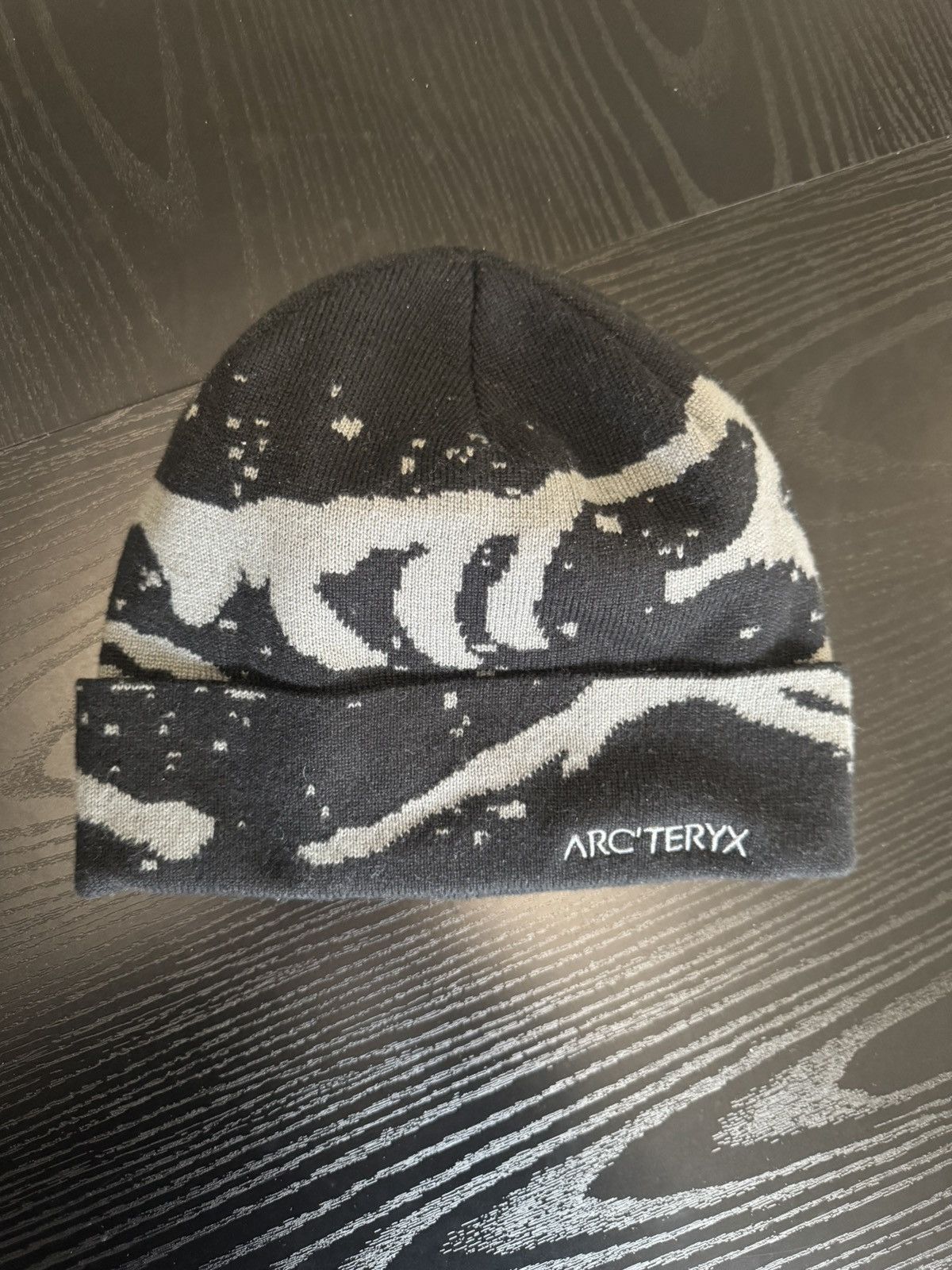 Arc'teryx NWT! Arc'teryx Lightweight Grotto Toque Orca Black White
