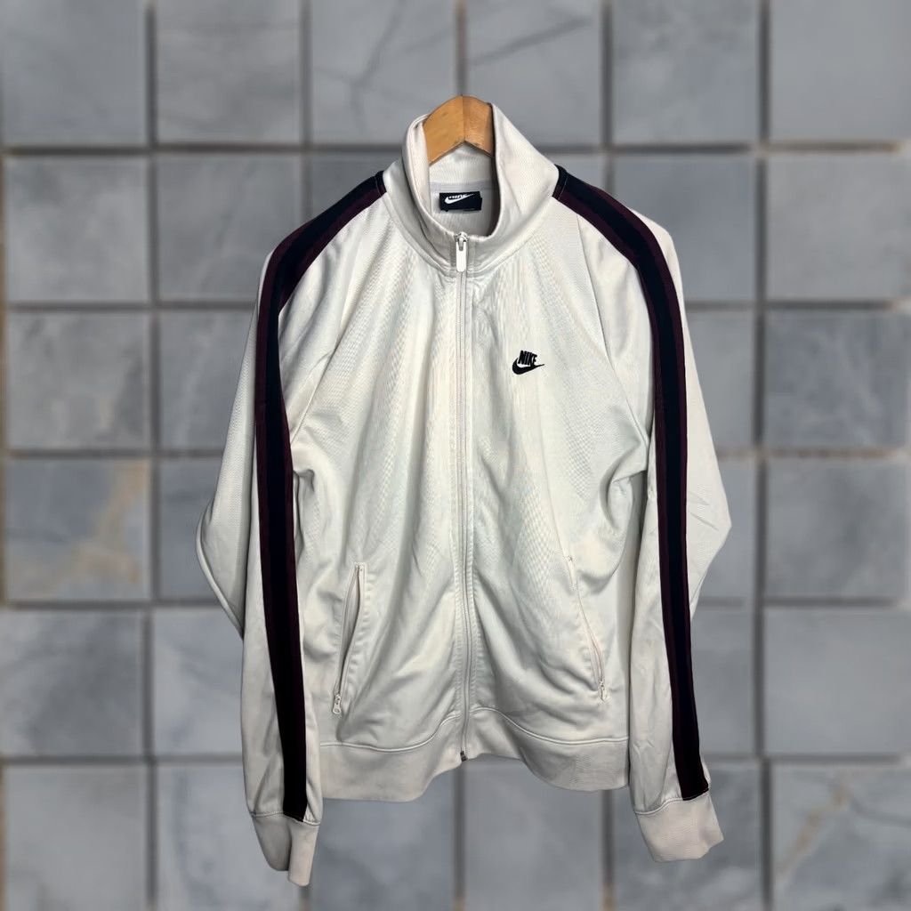Nike Nike N98 Track Jacket M Shirt Mens Ivory Black Burgundy AR2244 272 5413 90s Athleisure Classic Warm-Up Zip Pocket Adjustable Chest 54 in Size US M / EU 48-50 / 2 - 1 Thumbnail