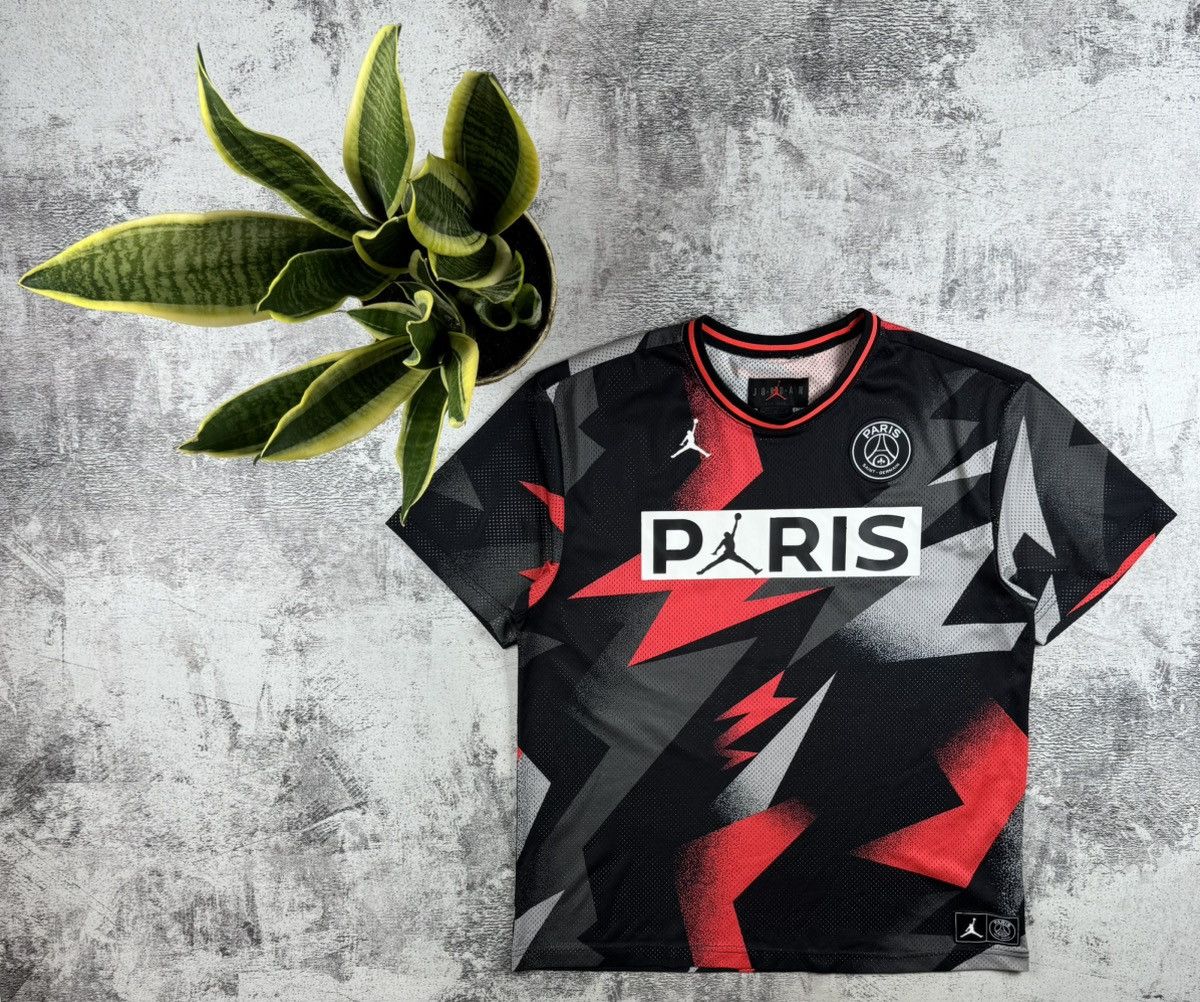 Paris Saint Germain PSG Jordan Men's M Size Soccer Football T