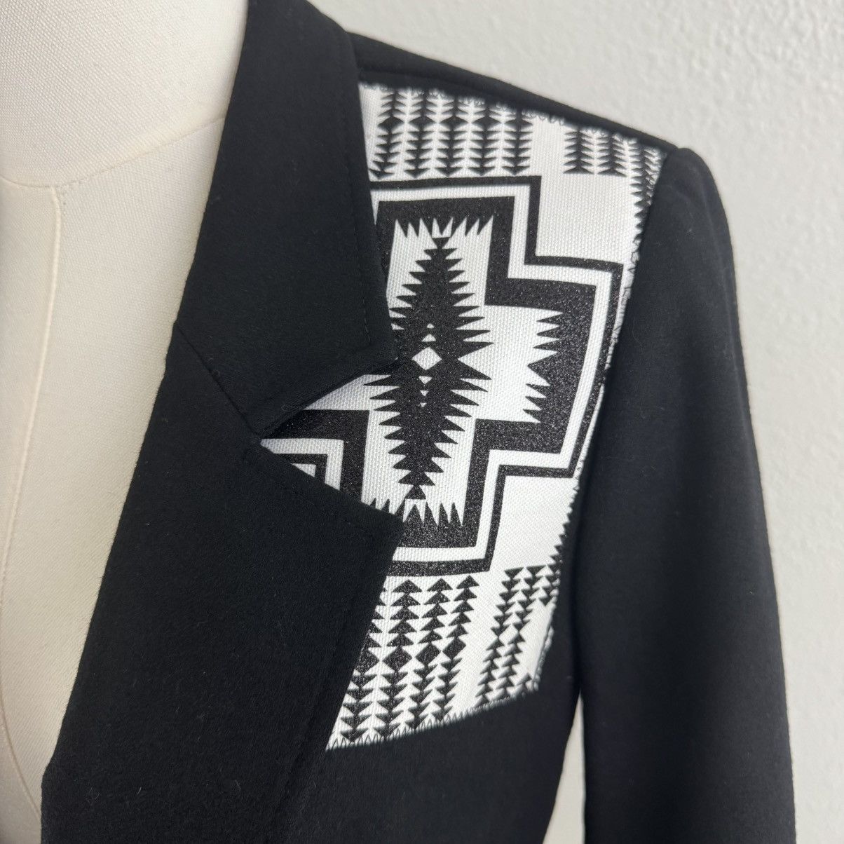 Pendleton PENDLETON Vintage Black Wool Southwestern Blazer Jacket Size M / US 6-8 / IT 42-44 - 4 Thumbnail