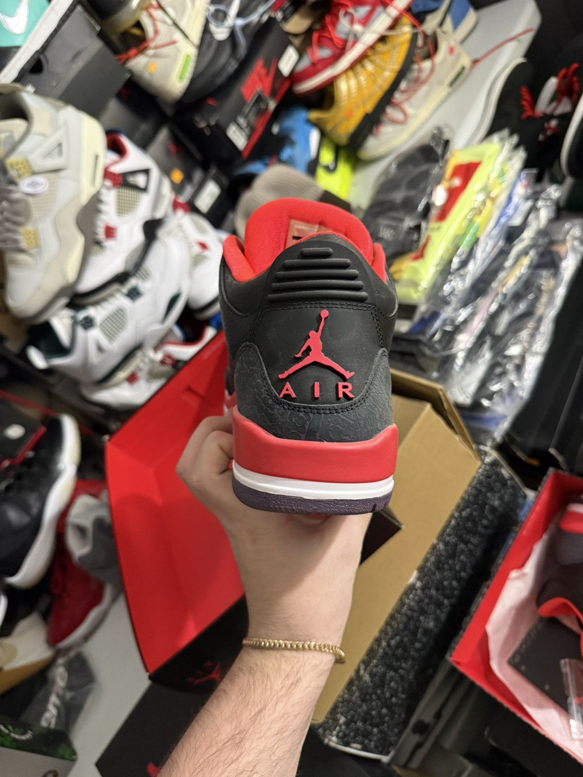 Jordan Brand Jordan retro 3 crimson sz 10 Size US 10 / EU 43 - 4 Thumbnail