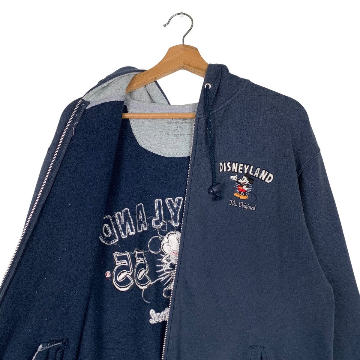 Disney DISNEYLAND Embroidery Big Logo Zipper Hoodies #0709-C32 Size US S / EU 44-46 / 1 - 12 Thumbnail