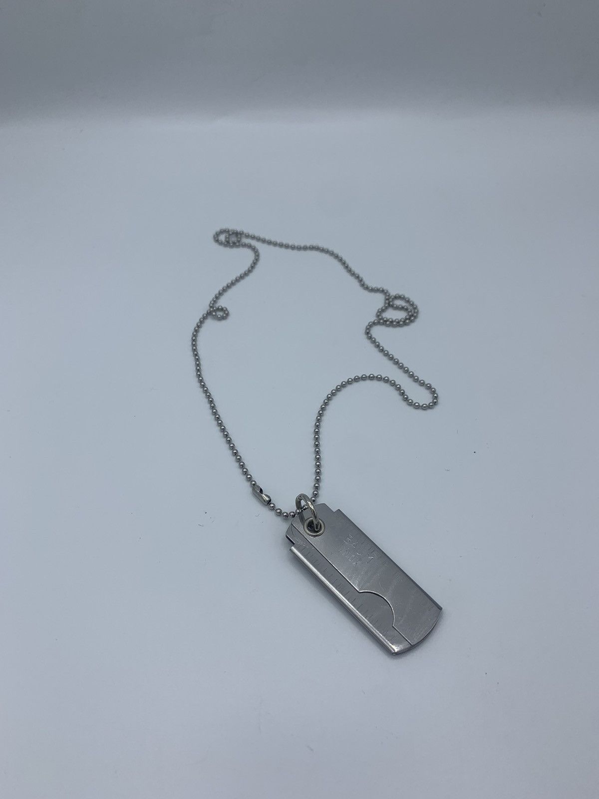 image of Avant Garde x Carol Christian Poell Og Baum Inox Razor Blade Necklace in Grey, Men's