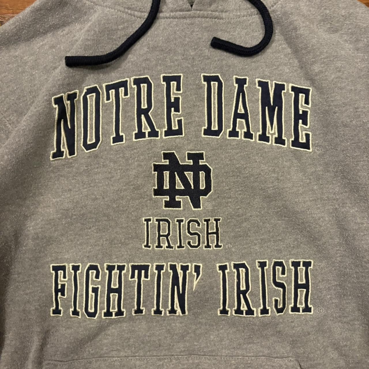 Colosseum Athletics Crazy Vintage Y2K/2000s Notre Dame Fighting Irish Colosseum Grey College Essential Hoodie! Size US S / EU 44-46 / 1 - 2 Thumbnail
