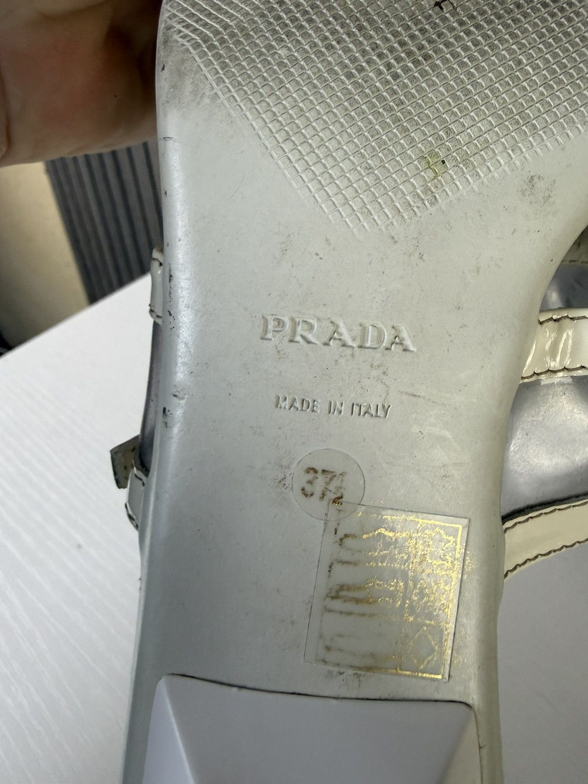 Prada PRADA Beige Leather Clear Thong Kitten Heel Sandals EU 37.5 Size US 7.5 / IT 37.5 - 8 Thumbnail