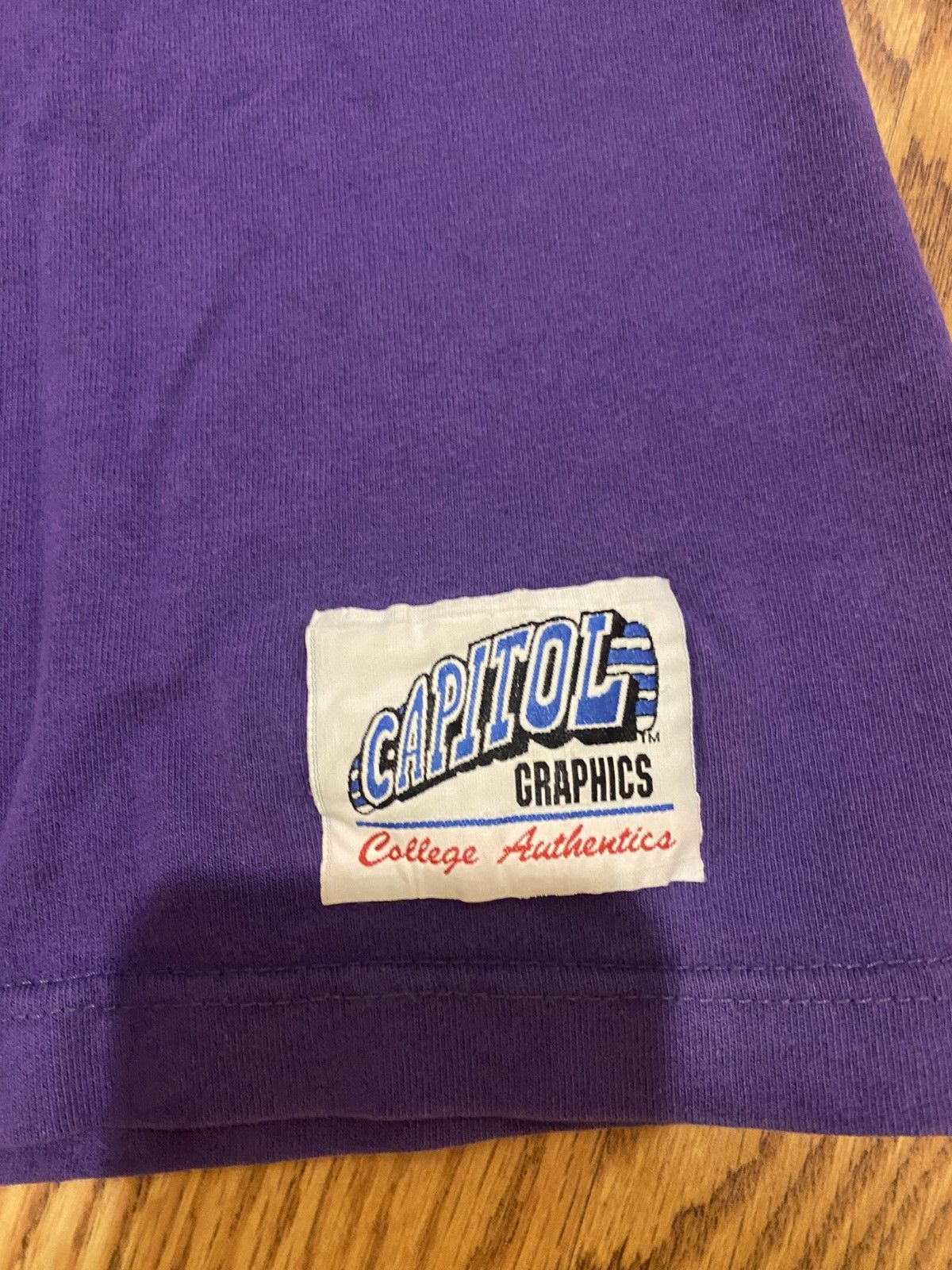 Vintage Vintage UW Washington Huskies T-Shirt Size US XL / EU 56 / 4 - 3 Thumbnail