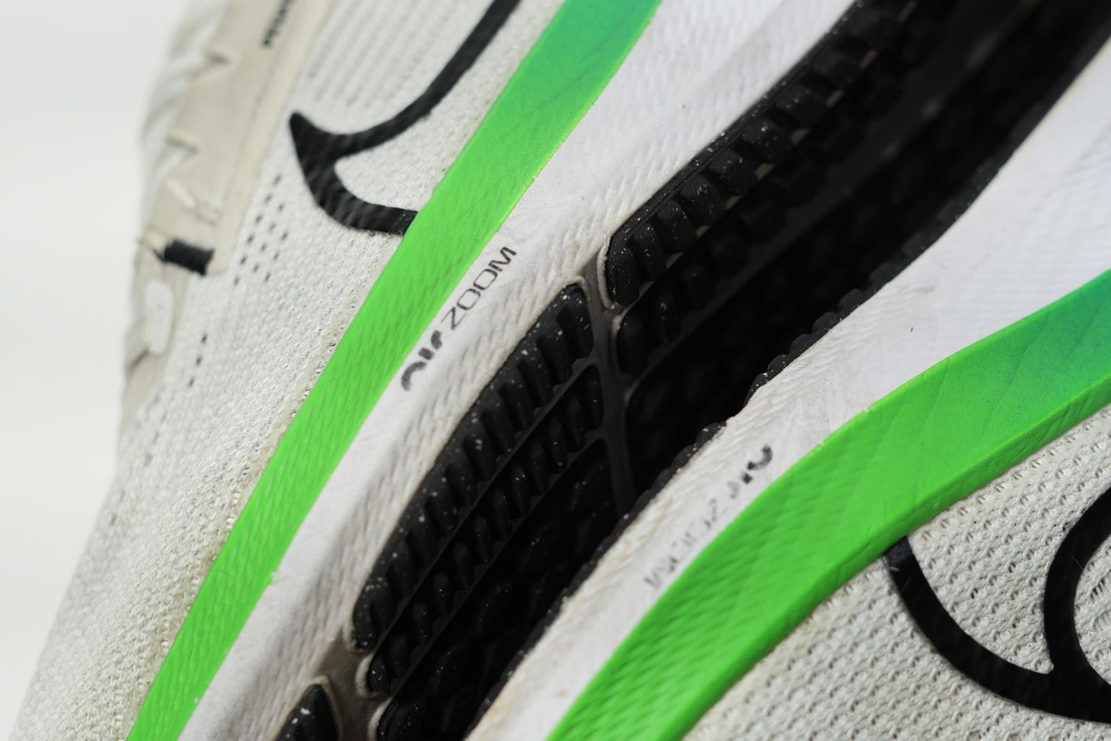 Nike Nike Sneaker Men's 7 White Air Zoom Pegasus 40 Size US 7 / EU 40 - 9 Thumbnail