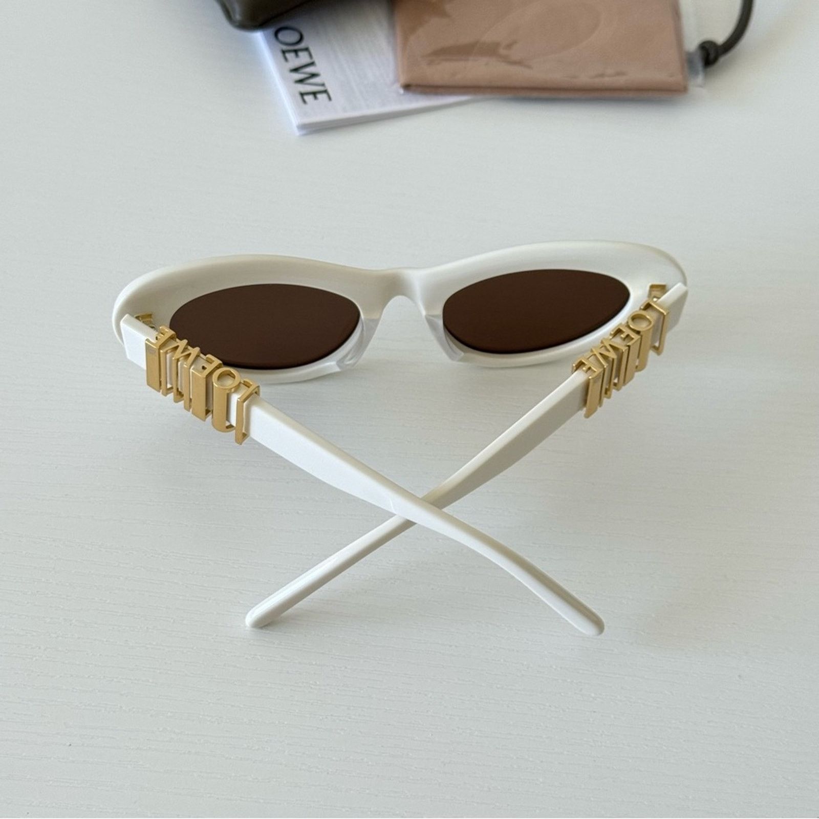 Loewe New! Loewe White Sunglasses LW40156U 25E, Authentic Size ONE SIZE - 7 Thumbnail