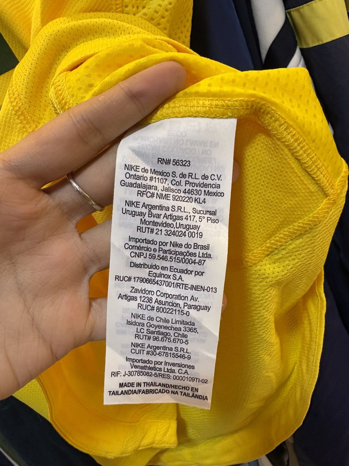 Nike 2011-2012 Brazil Confederation Football Home Kit NEYMAR 11 Size US M / EU 48-50 / 2 - 6 Thumbnail