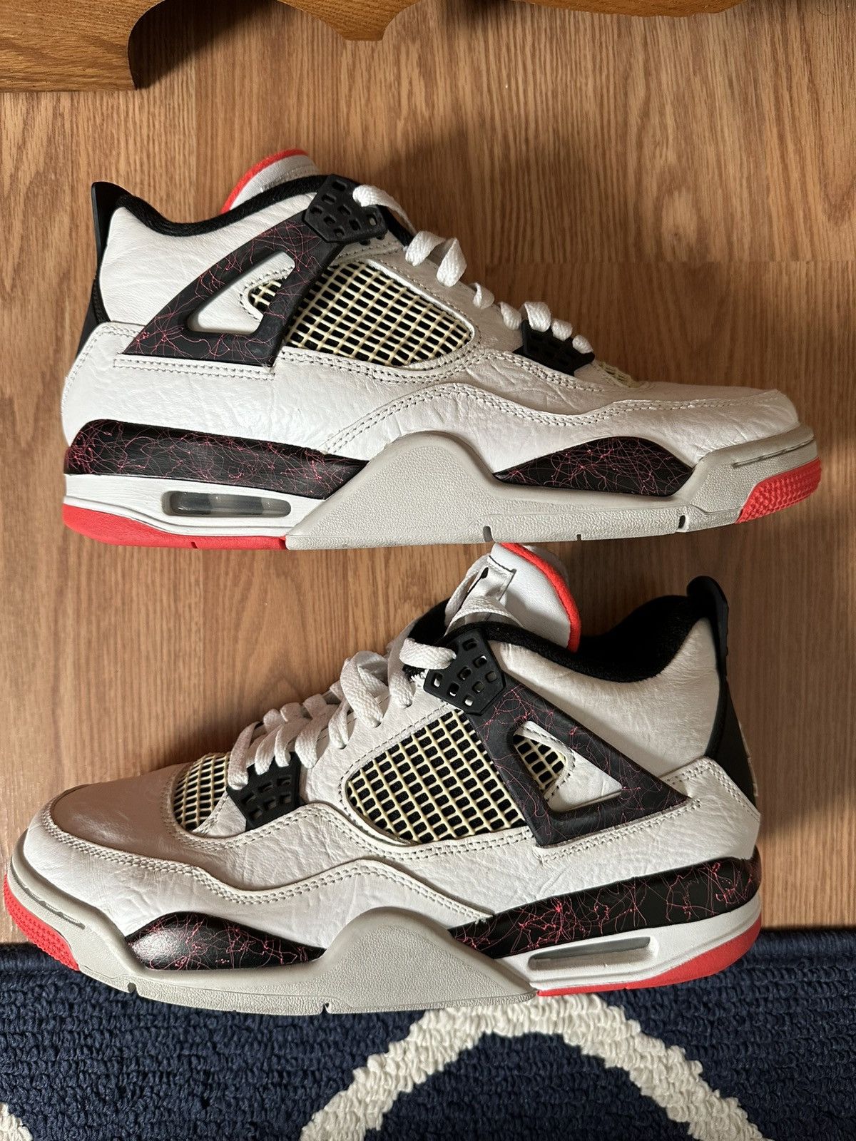 Jordan Brand Jordan 4 Retro Pale Citron Size US 9 / EU 42 - 1 Thumbnail