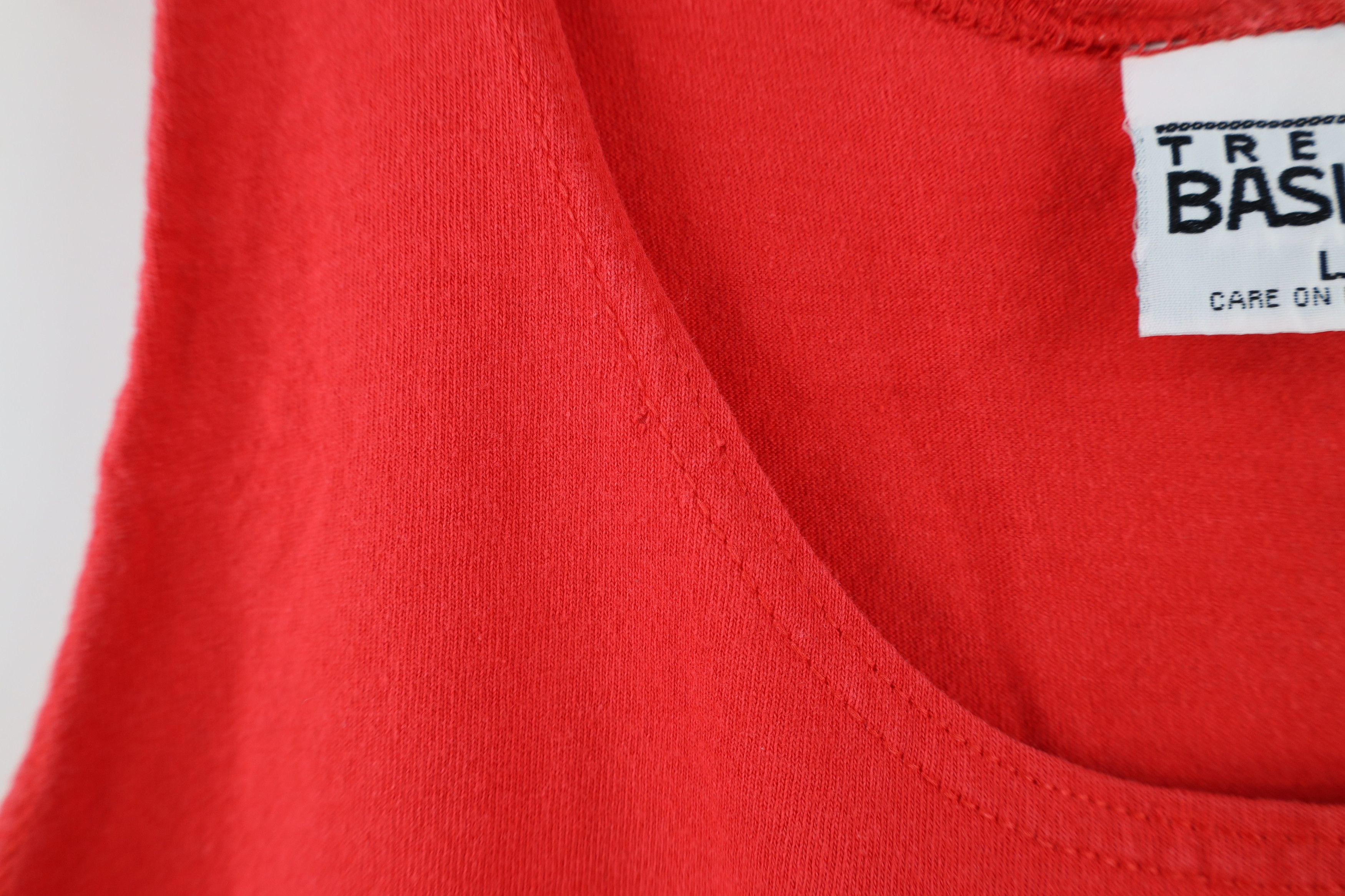 Vintage Vintage 90s Streetwear Tank Top T-Shirt Red Cotton USA Size US L / EU 52-54 / 3 - 4 Thumbnail