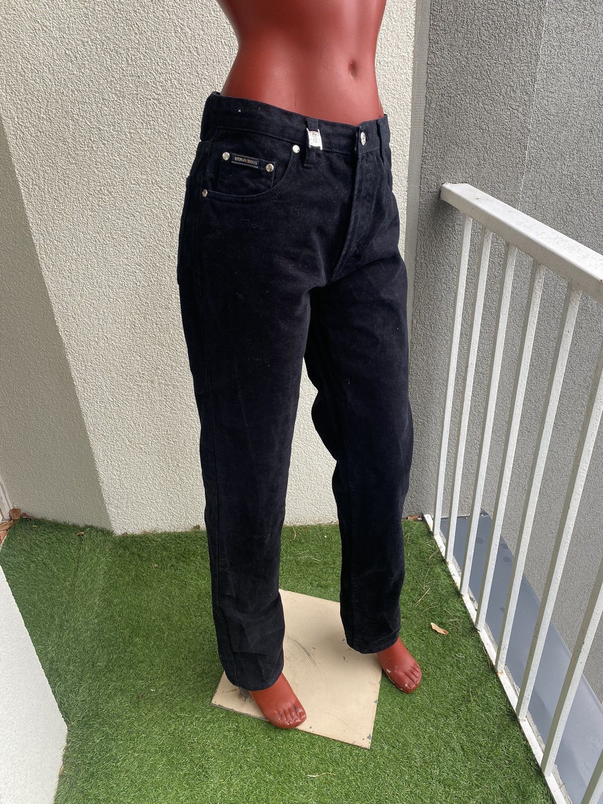 Hugo Boss Velvety type Hugo Boss pants size 30 Size 30" / US 8 / IT 44 - 2 Thumbnail