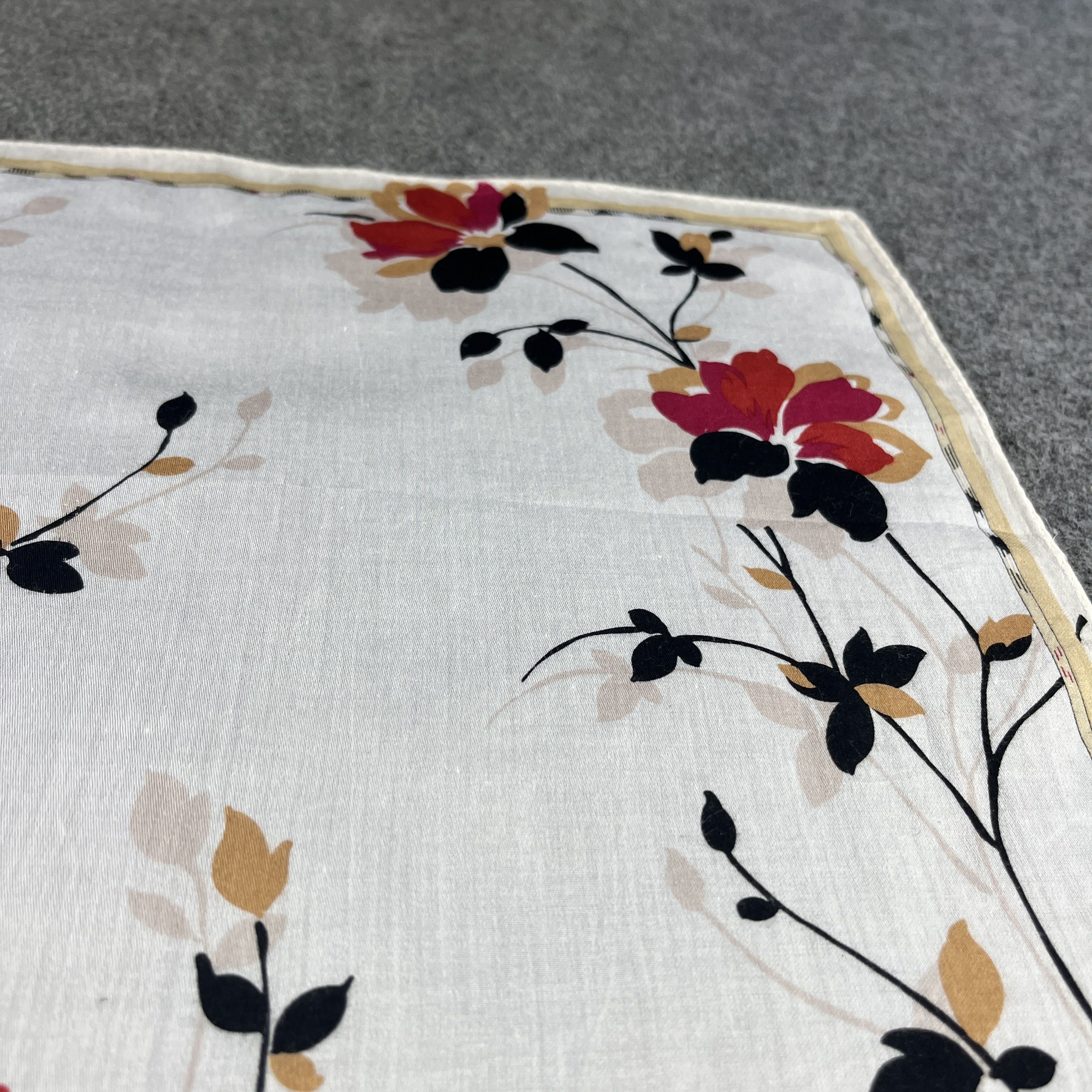 Burberry Burberry Handkerchief / Bandana / Neckerchief B089 Size ONE SIZE - 8 Thumbnail