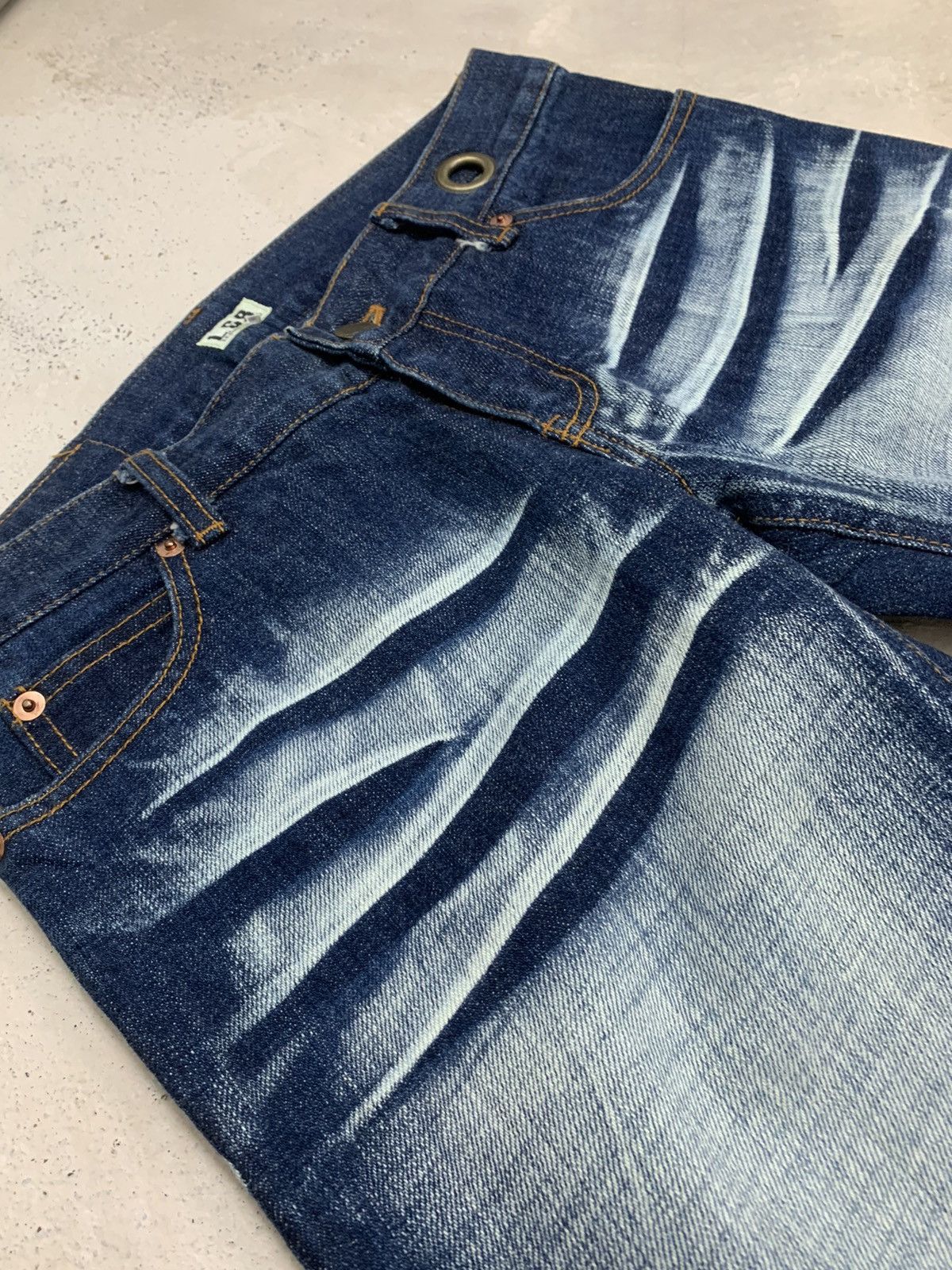Le Grande Bleu (L.G.B.) Le Grand Bleu Flare Dark Denim Whisker Maniac Corp Size US 28 / EU 44 - 6 Thumbnail