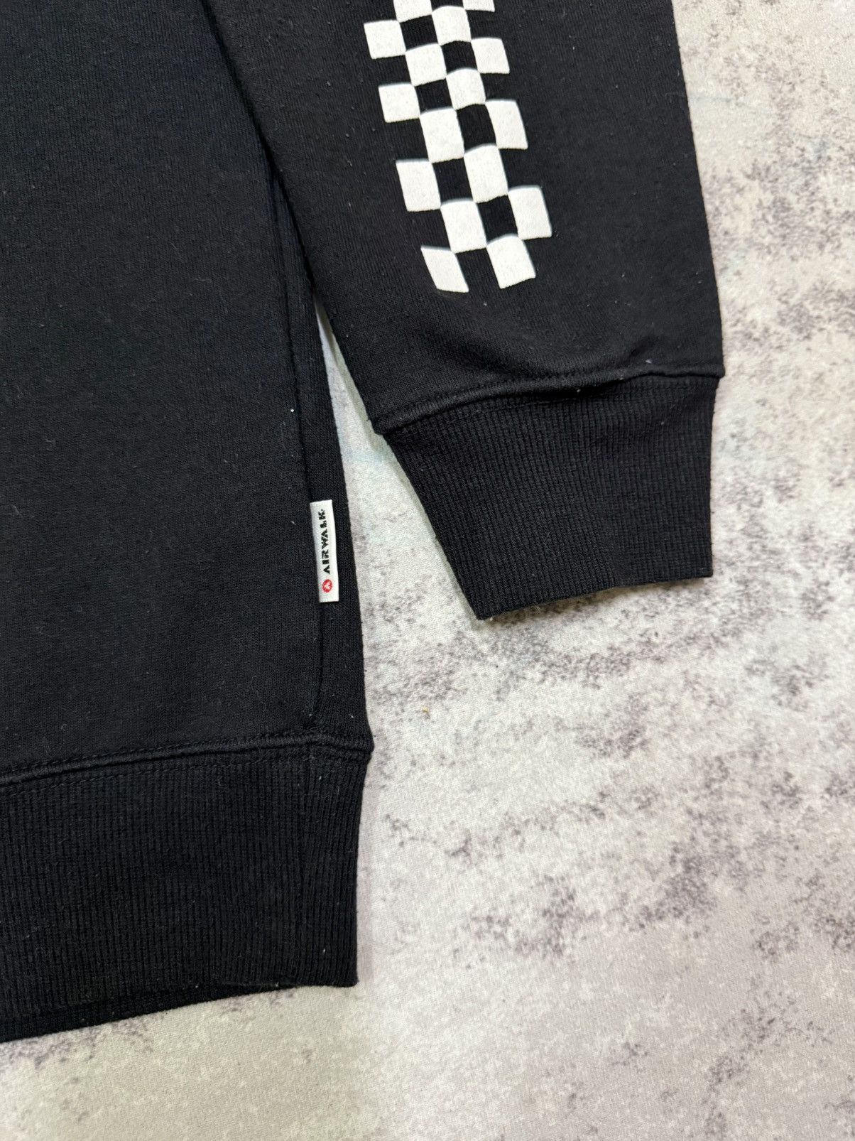 Airwalk Vintage Airwalk Velvet Logo Chekered Sleeve Graphic Sweat Size US M / EU 48-50 / 2 - 5 Thumbnail