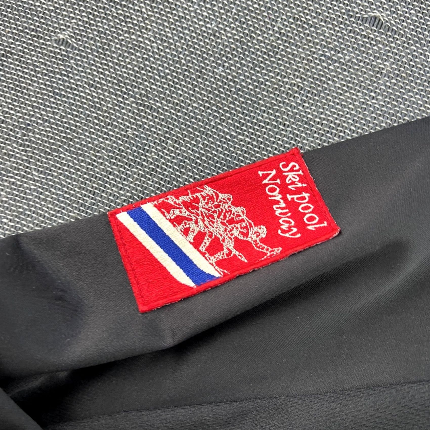 Vintage Phenix Norway Ski Team Jacket Large Cross Country Full Zip Black Softshell Jacket Mens Winter Skiwear Size US L / EU 52-54 / 3 - 5 Thumbnail