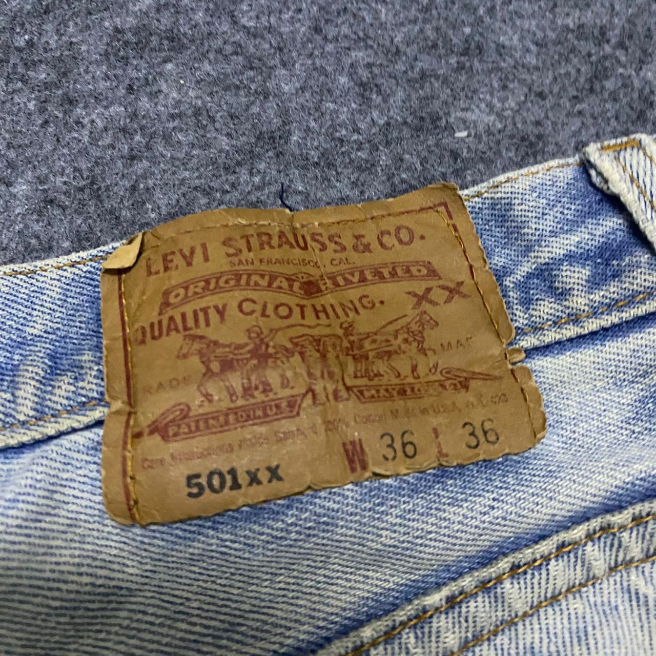 Levi's Vintage Levis 501xx Distressed Denim Kurt Cobain Style Size US 36 / EU 52 - 7 Thumbnail