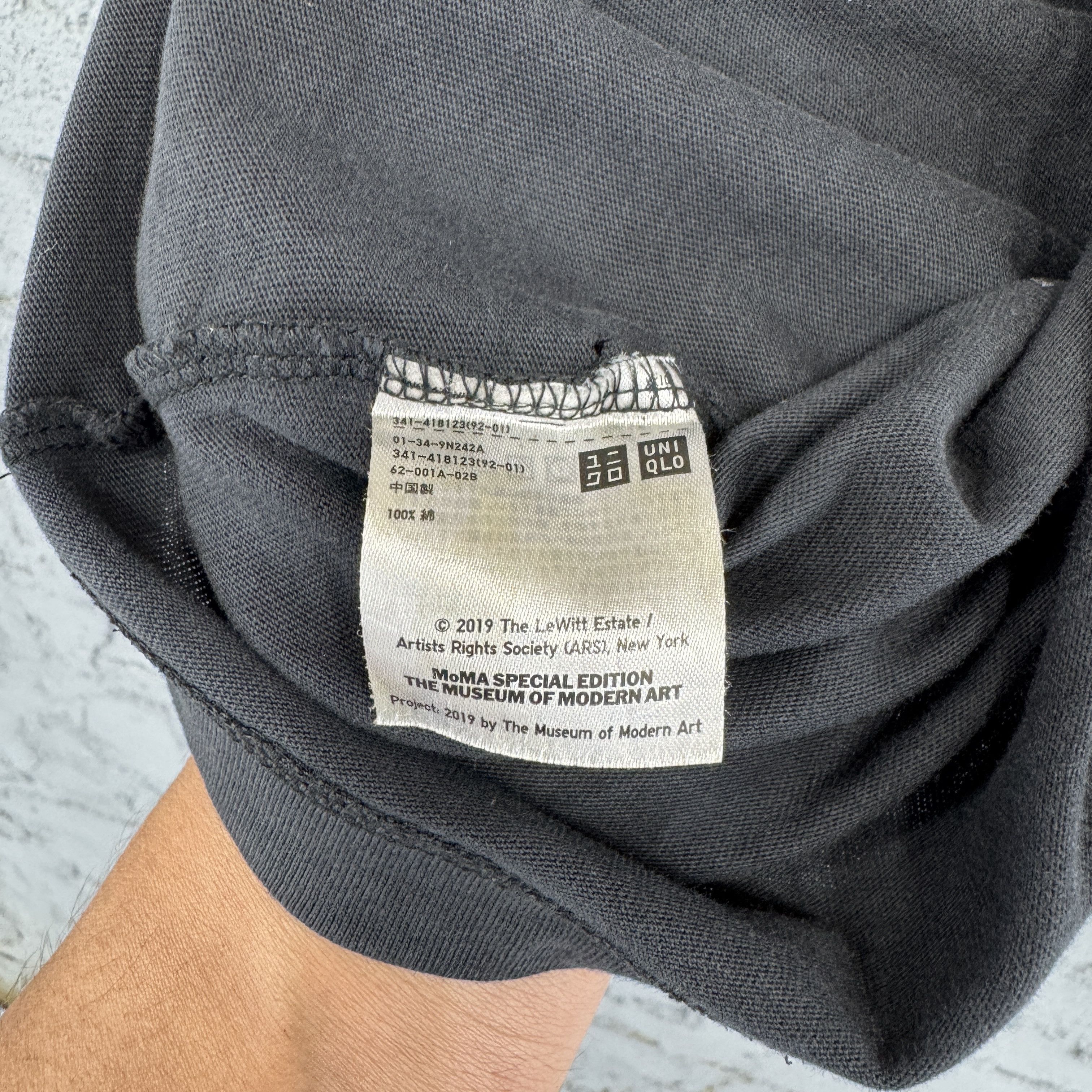 Uniqlo Uniqlo MOMA Special Edition Modern ART Distressed Sunfaded Size US M / EU 48-50 / 2 - 9 Thumbnail