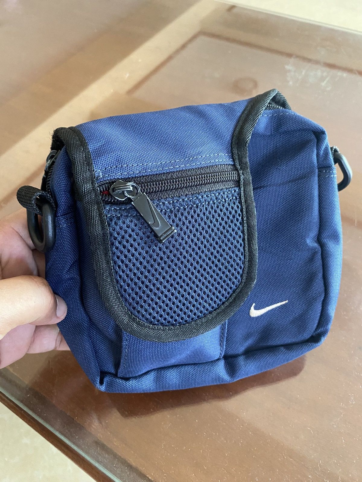 Nike × Other × Vintage VINTAGE NIKE SLING BAG SMALL SWOOSH Size ONE SIZE - 1 Thumbnail