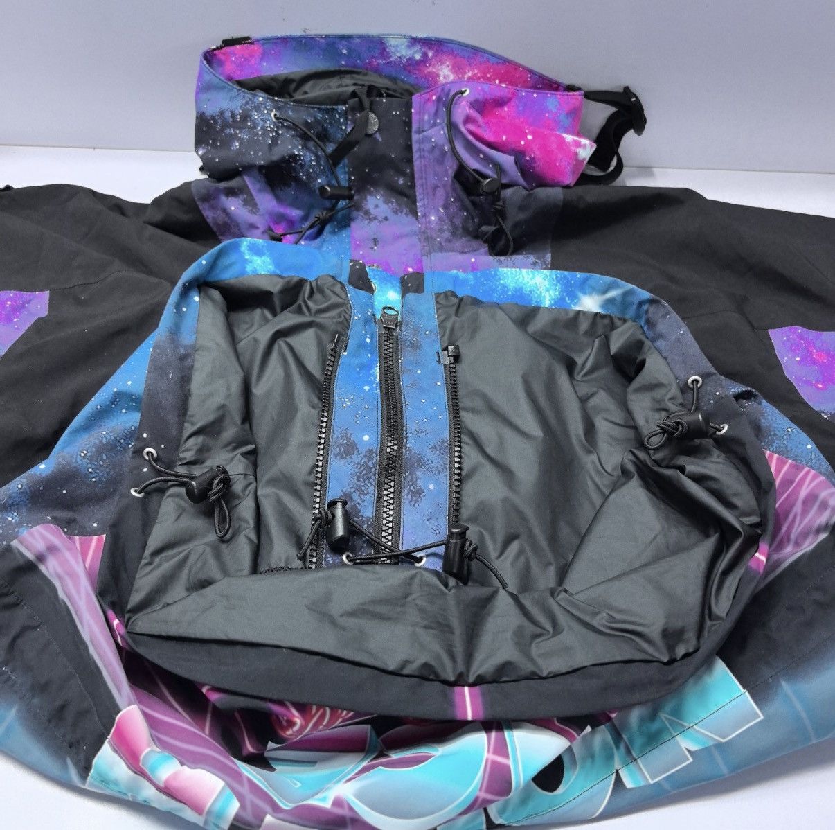 The North Face The North Face x INVINCIBLE Printed Mountain Light Jacket Size US S / EU 44-46 / 1 - 14 Thumbnail