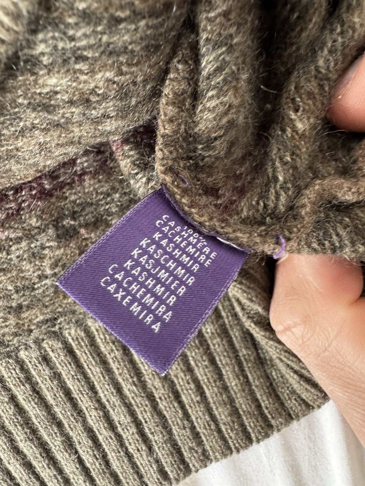 Ralph Lauren Purple Label Ralph Lauren Purple Label 100% Cashmere V-Neck sweater Size S / US 4 / IT 40 - 4 Thumbnail