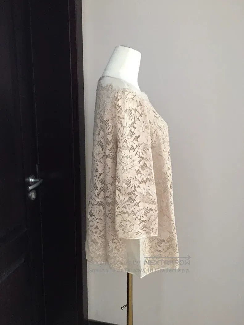 Valentino Valentino Lace top Size M / US 6-8 / IT 42-44 - 2 Thumbnail