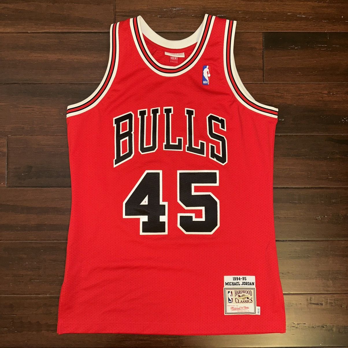 Mitchell & Ness Mitchell & Ness Michael Jordan 1994-95 45 Authentic Jersey Size US M / EU 48-50 / 2 - 1 Thumbnail