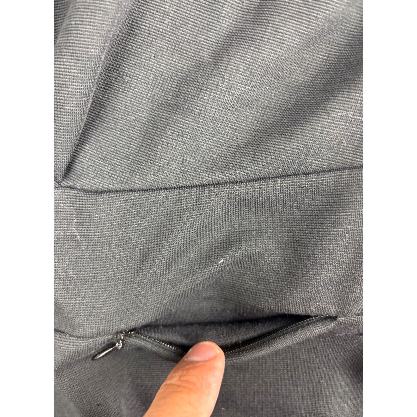 Vintage REI Cap Sleeve Dress Women's XS Black Pleated V-Neck Pocket A-Line Knit Polyester Spandex Casual Size XS / US 0-2 / IT 36-38 - 7 Thumbnail
