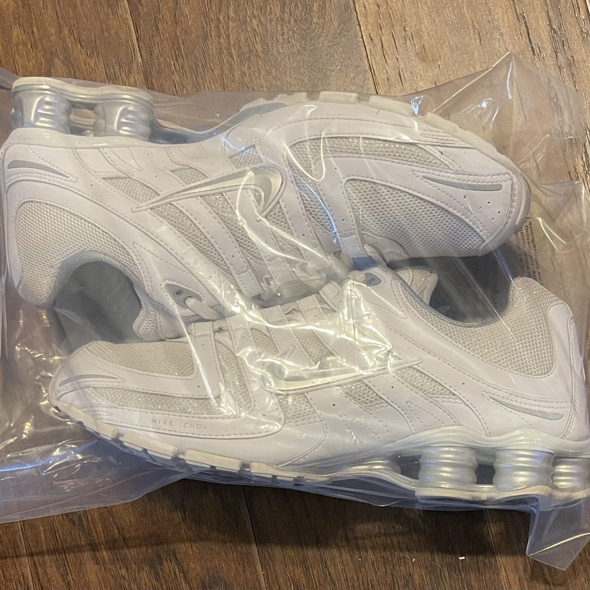 Glitter nike shox deals