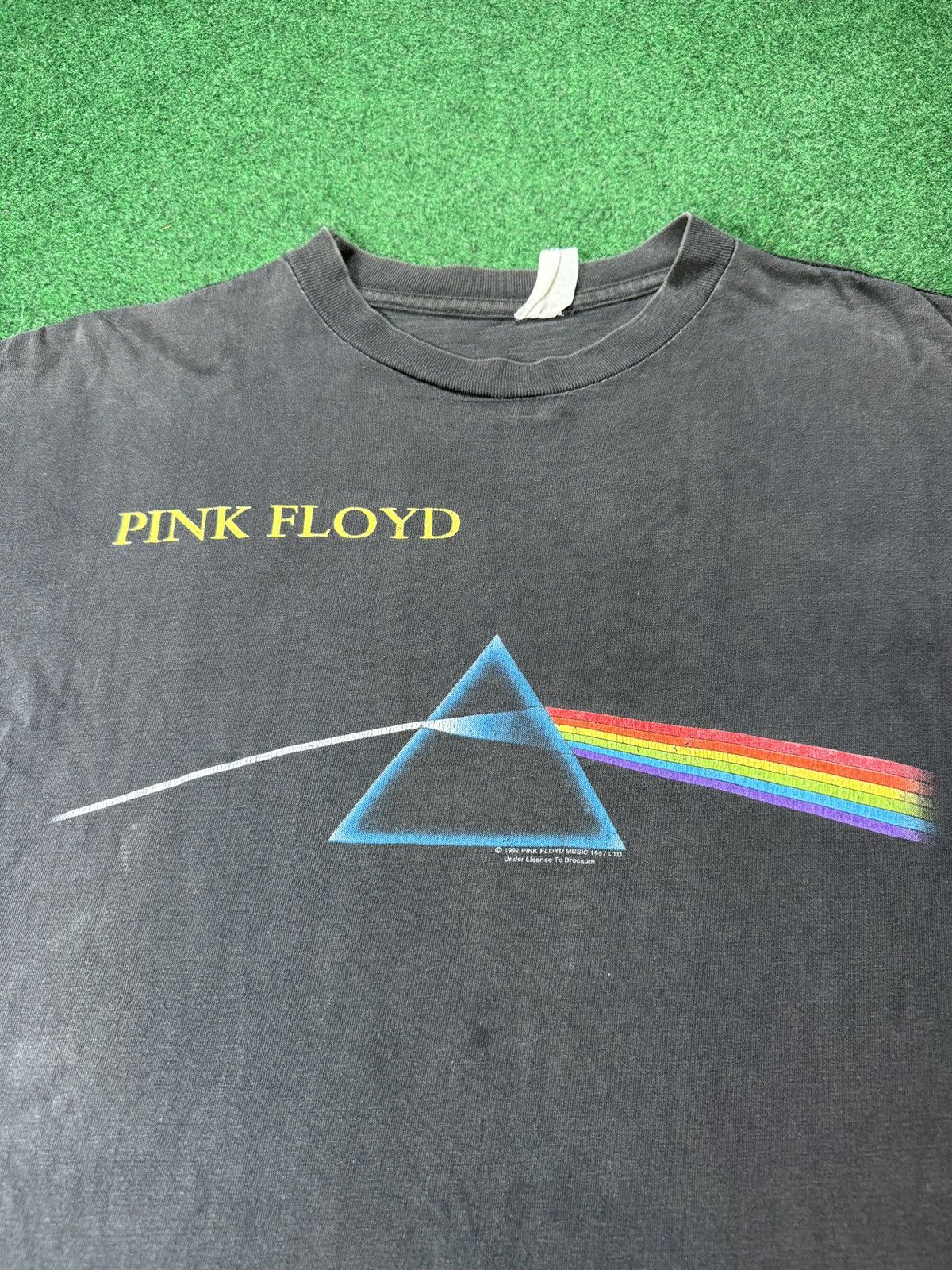 Band Tees × Vintage Vintage 90s Pink Floyd Dark Side FADED 1994 Tour T Shirt Size US XL / EU 56 / 4 - 2 Thumbnail