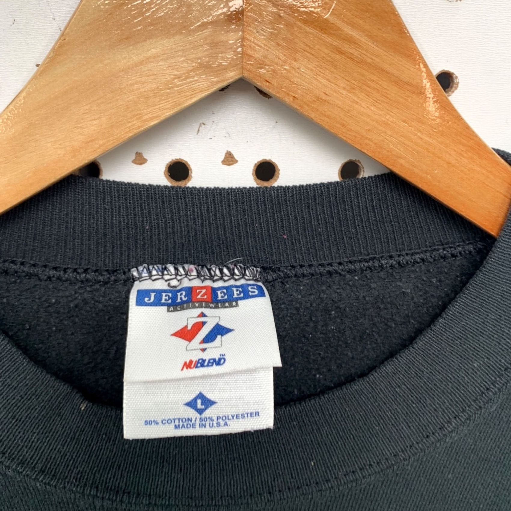 Jerzees VINTAGE Winnie The Pooh Crewneck Sweatshirt Mens Large Black Embroidered 90s Jerzees Sweatshirt Size US L / EU 52-54 / 3 - 3 Thumbnail
