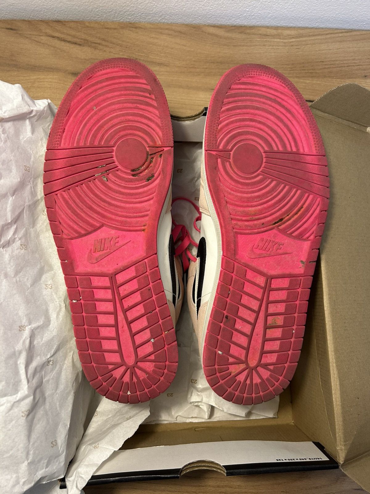 Jordan Brand Air Jordan 1 mid se Crimson tint Size US 14 / EU 47 - 8 Thumbnail