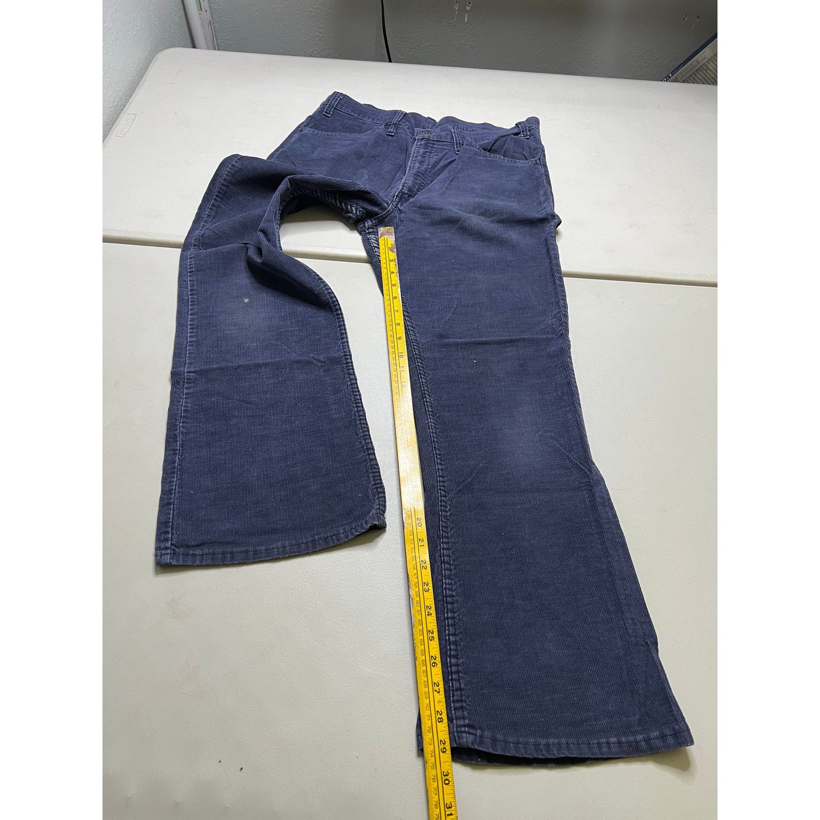 Levi's VTG 1980s Levi’s 646 Flared Corduroy Trousers Navy 36W x 31L Size US 36 / EU 52 - 6 Thumbnail