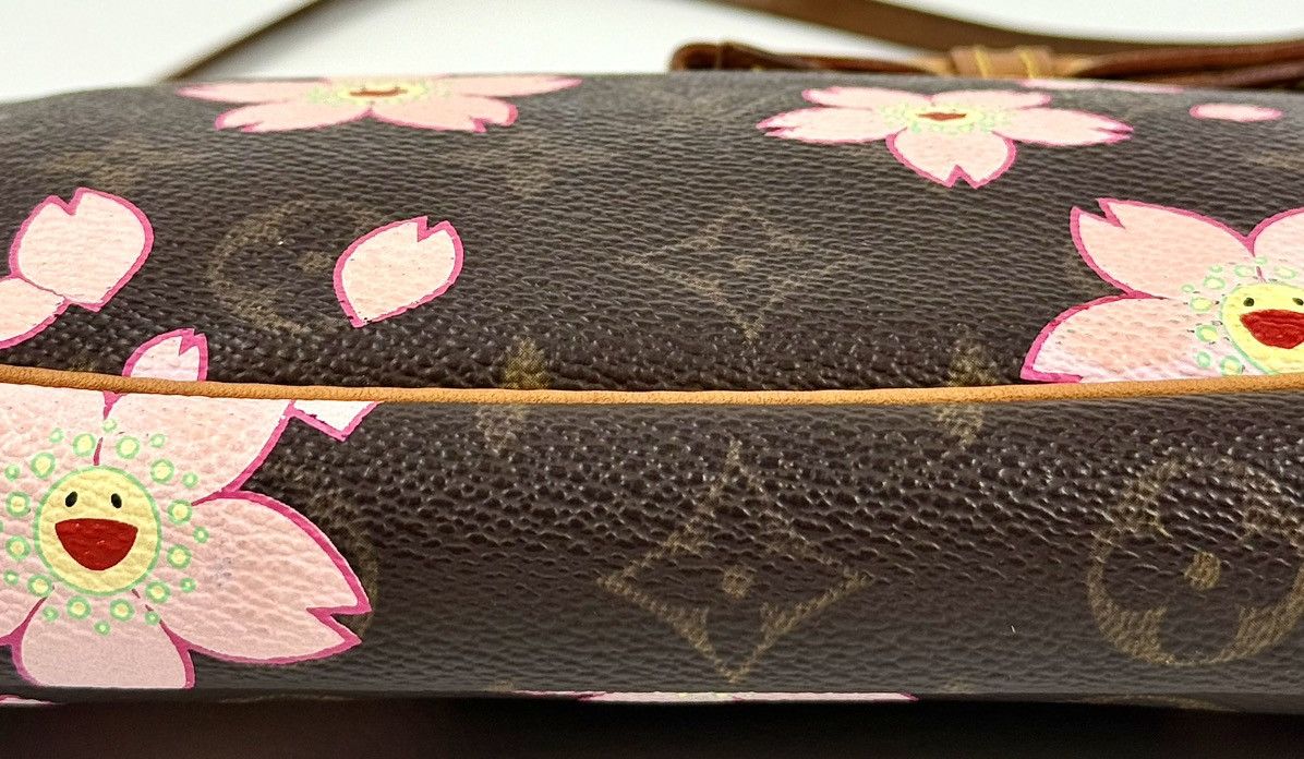 Louis Vuitton × Takashi Murakami Louis Vuitton - Murakami - SS/03 - Cherry Blossom - Pochette Size ONE SIZE - 17 Thumbnail