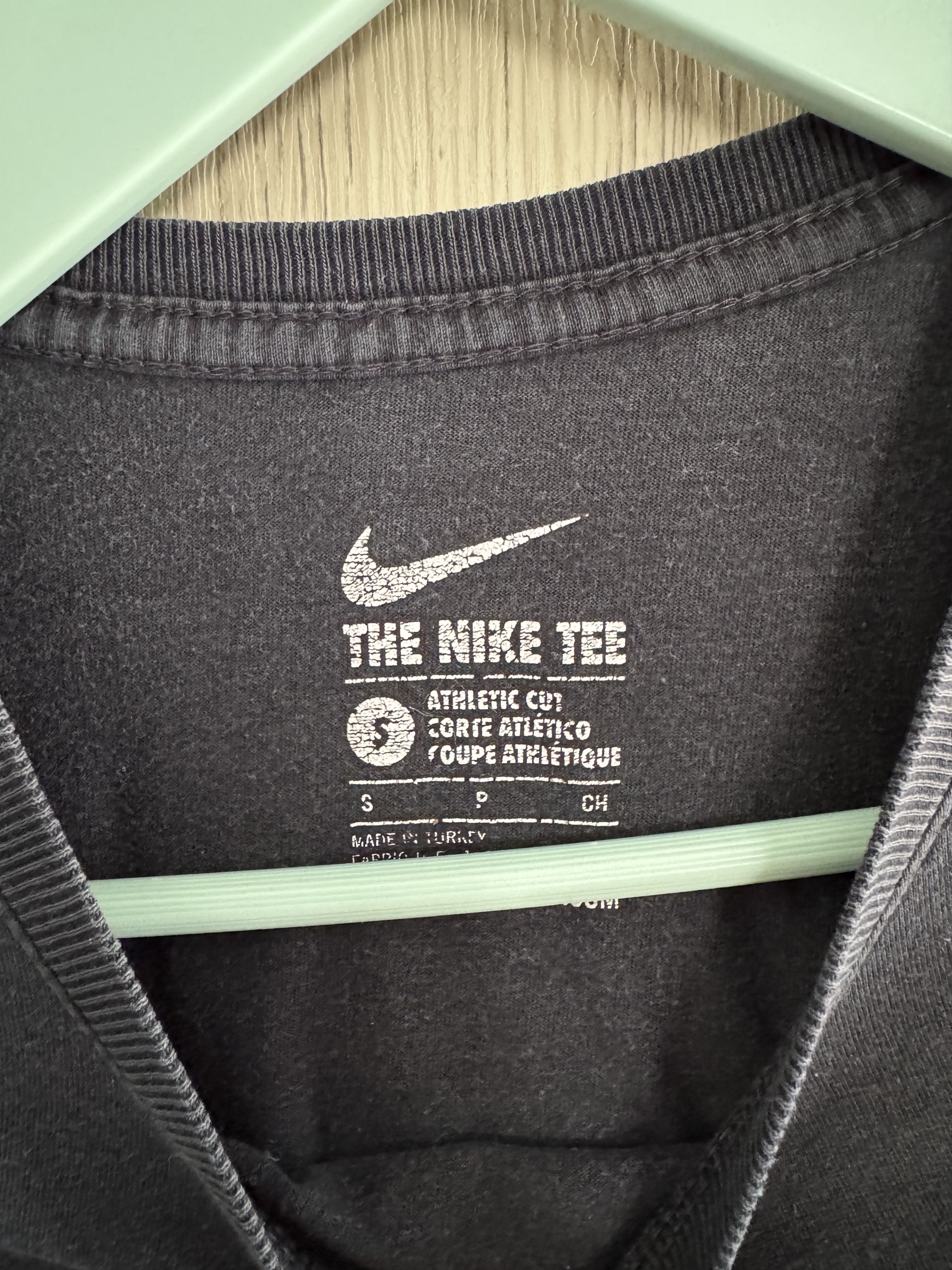 Nike Vintage Y2K Nike Swoosh T-Shirt Washed Gray Size US S / EU 44-46 / 1 - 4 Thumbnail