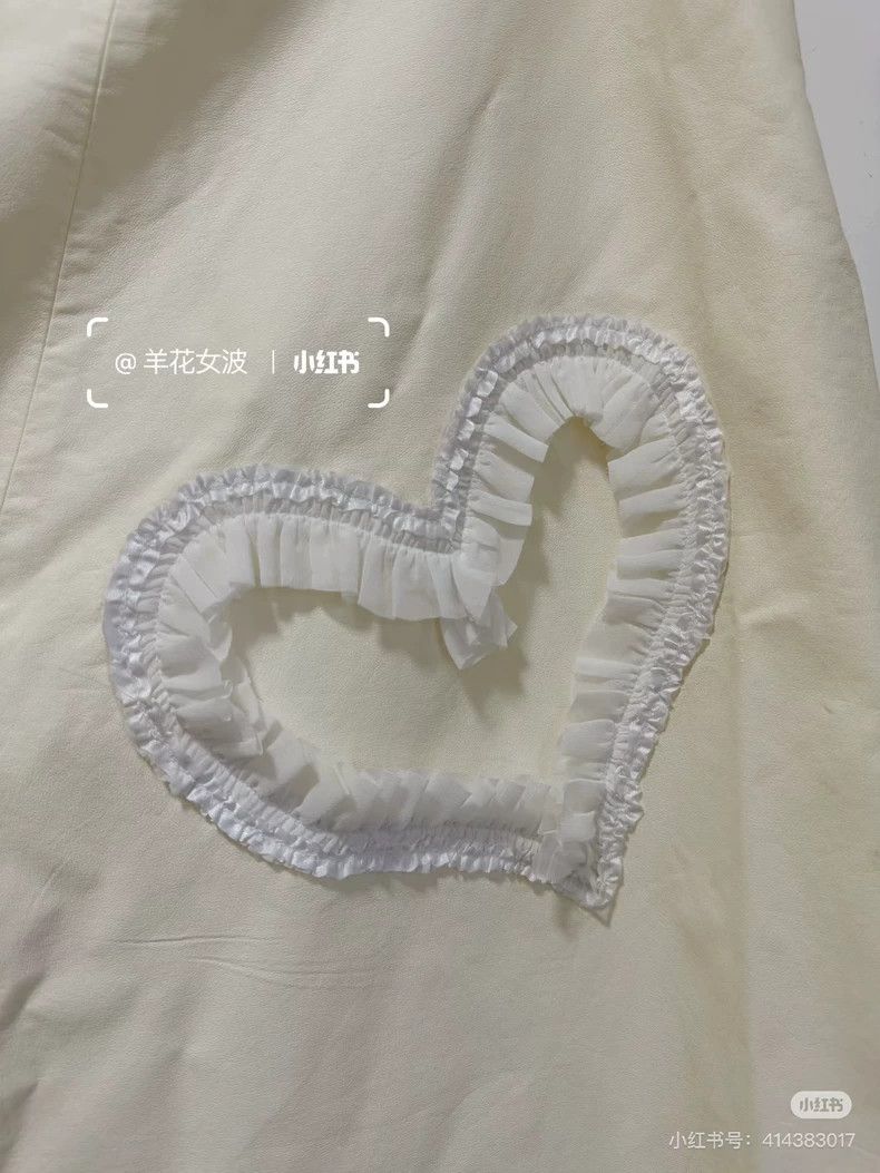 Comme Des Garcons size S Lace Heart Skirt