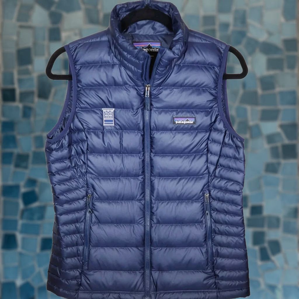 Patagonia Patagonia Women’s S Down Sweater Vest Classic Navy Embroidered This Old House Size S / US 4 / IT 40 - 1 Thumbnail