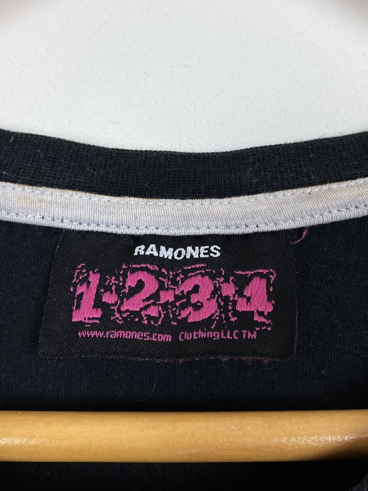 Band Tees The Ramones T- Shirt - First World Tour 1978 Size L-XL Black Size US XL / EU 56 / 4 - 4 Thumbnail