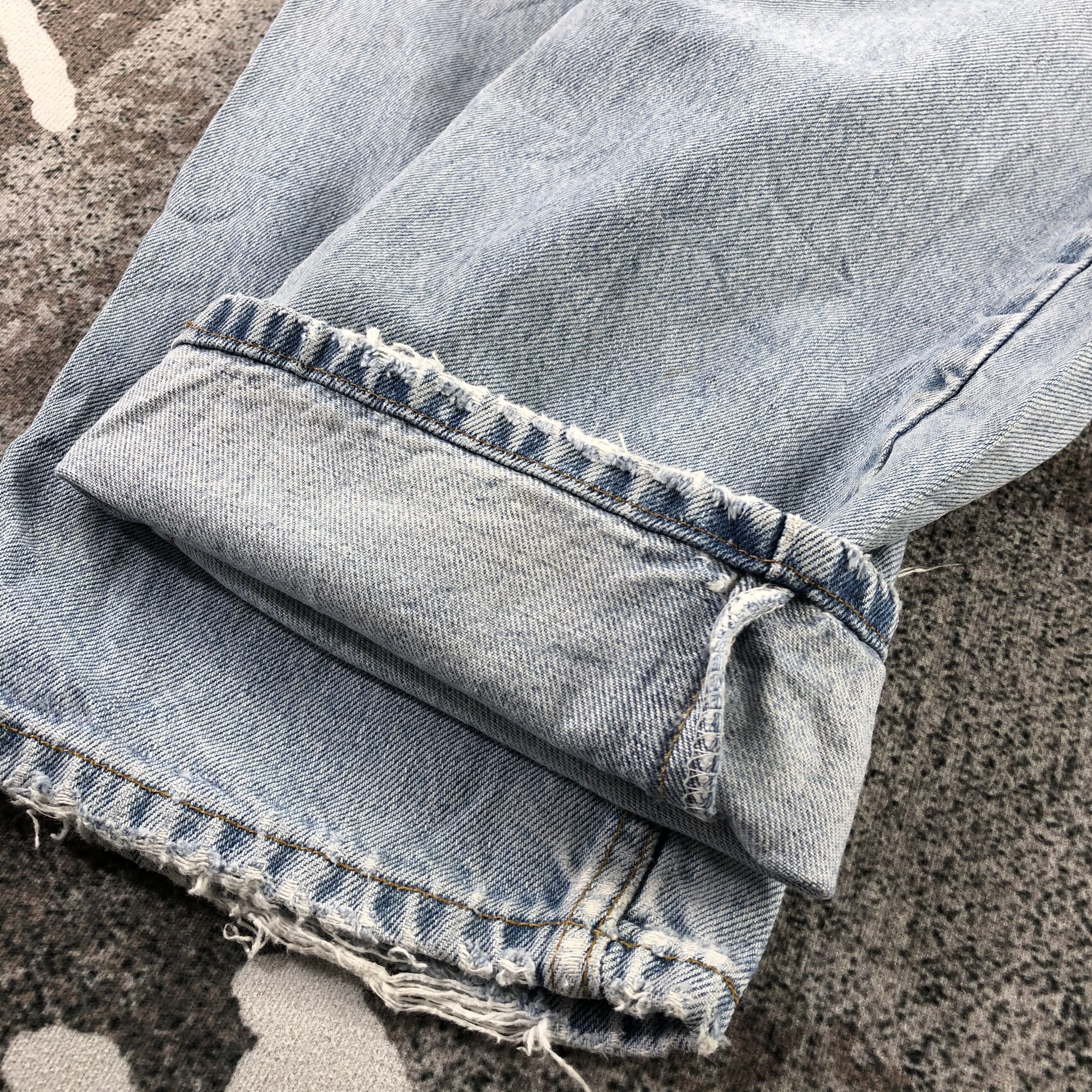 Levi's Vintage Levi's 550 Jeans Lightwash Denim KJ1382 Size US 35 - 7 Thumbnail