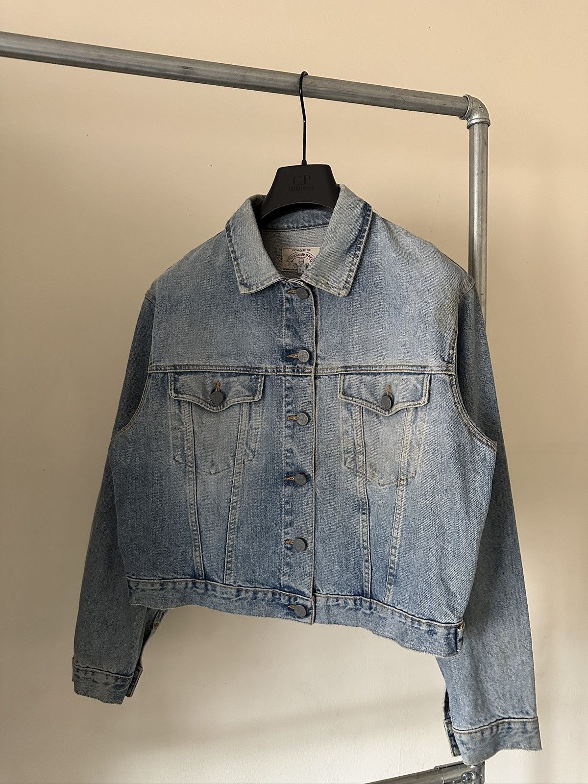 Giorgio Armani 1990s Emporio Armani Crop Denim Trucker Jacket Size US S / EU 44-46 / 1 - 2 Thumbnail