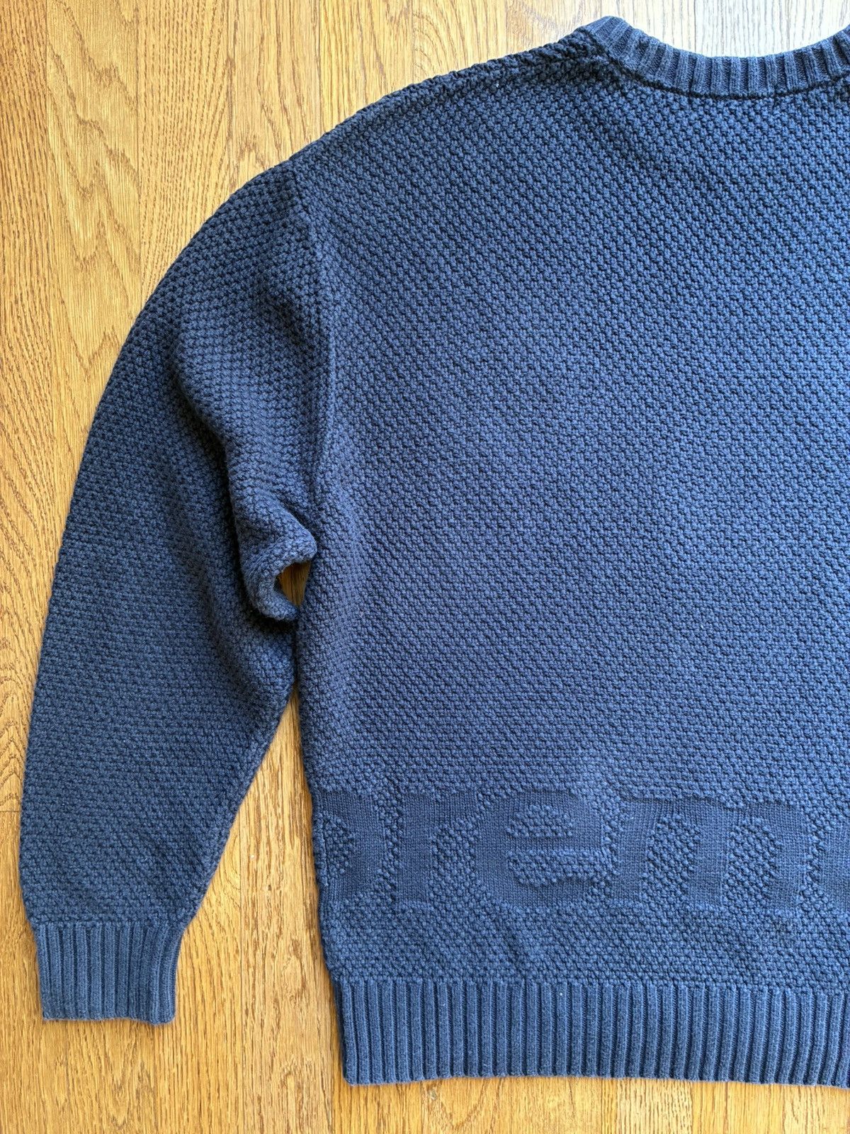 Supreme Supreme Textured Small Box Logo Navy Sweater Sz M Size US M / EU 48-50 / 2 - 3 Thumbnail