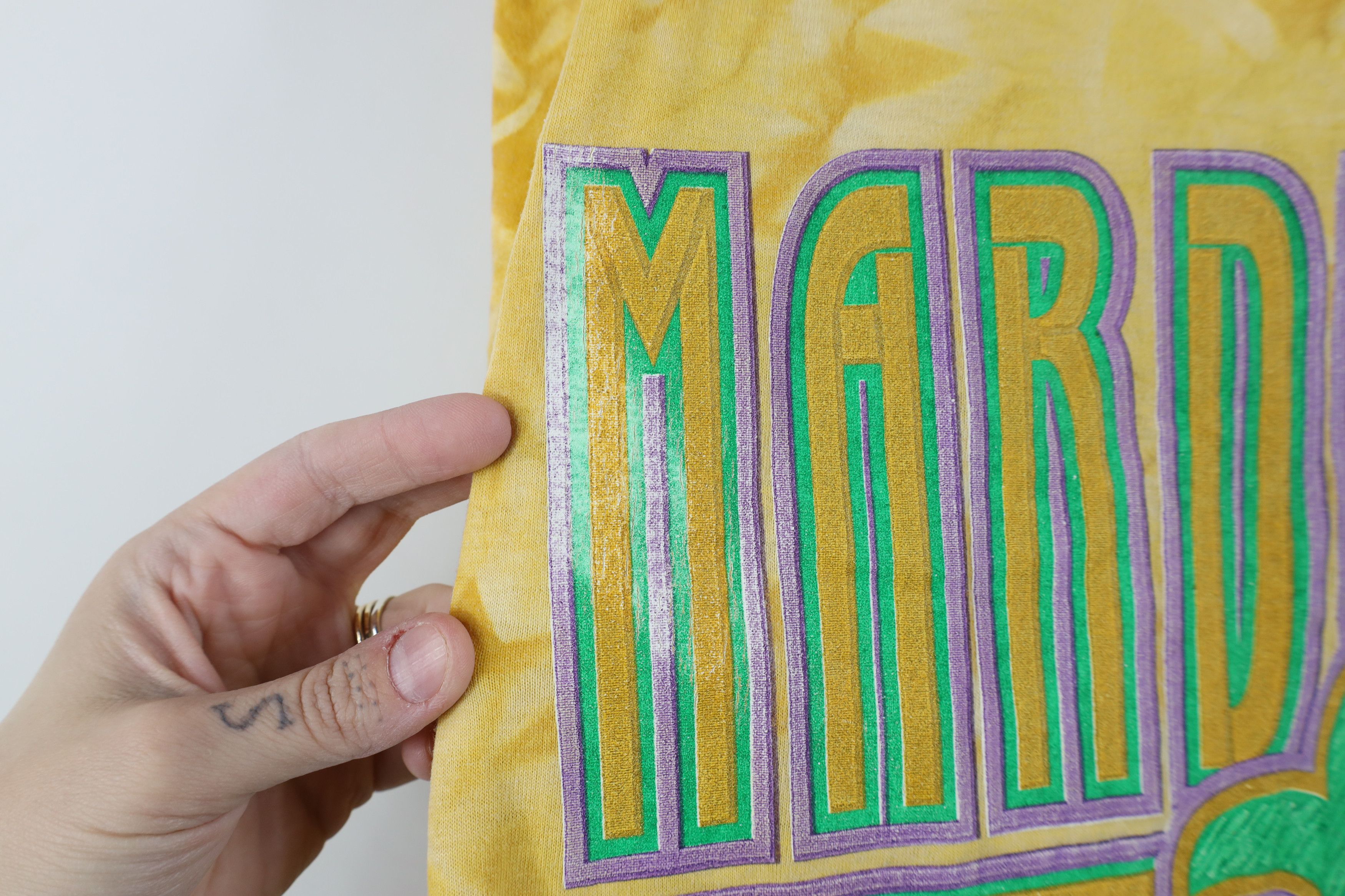 Vintage Vintage 90s Streetwear Mardi Gras New Orleans T-Shirt USA Size US XL / EU 56 / 4 - 5 Thumbnail