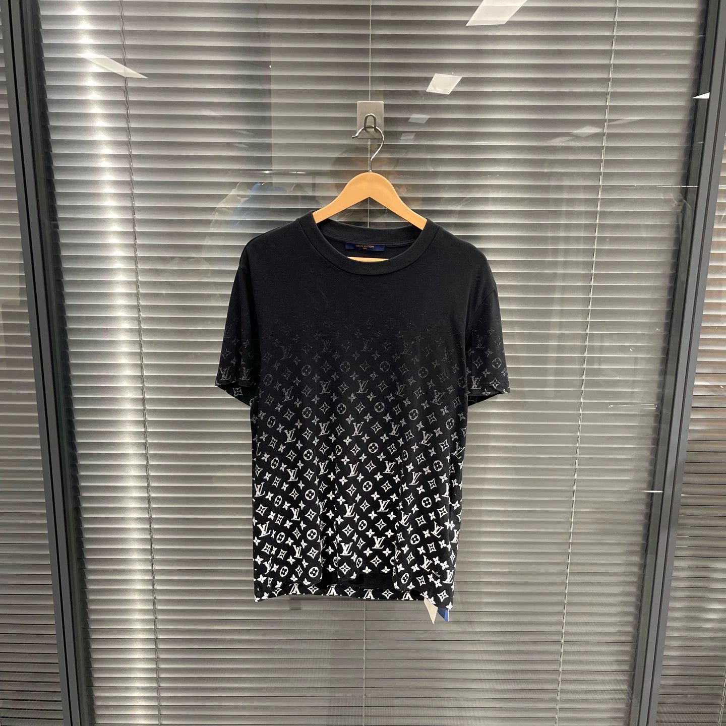 Louis Vuitton LV gradient Monogram all over short tee M 99 new Size US M / EU 48-50 / 2 - 1 Thumbnail