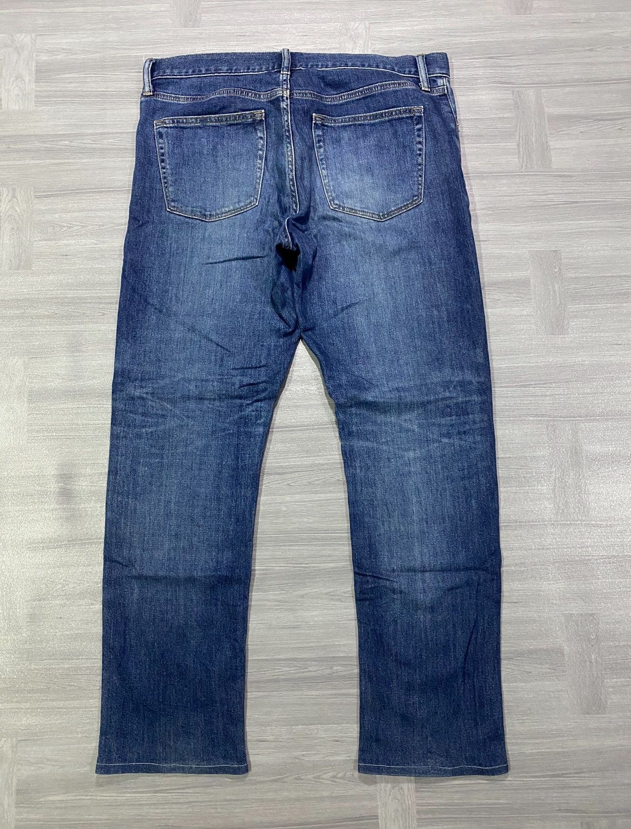 Uniqlo Uniqlo Blue Denim Men’s Straight Fit Jeans Size US 38 / EU 54 - 1 Thumbnail