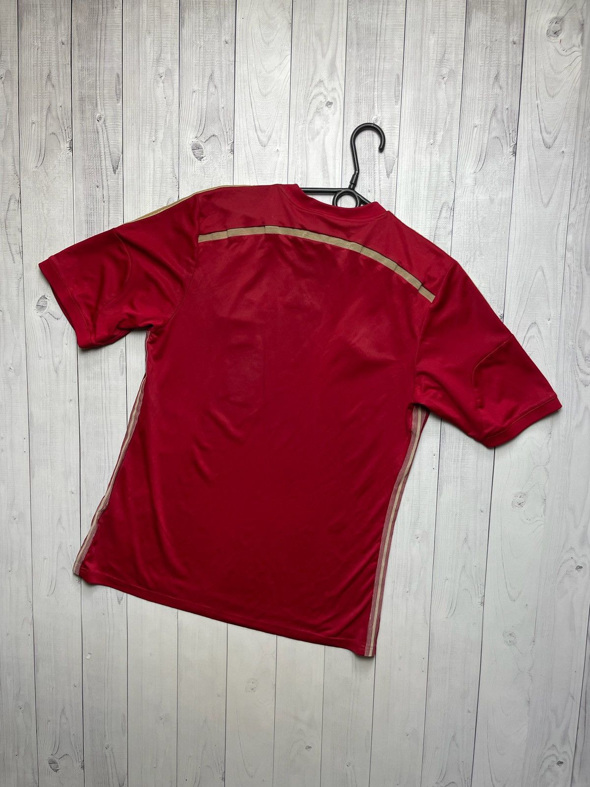 Adidas × Vintage Vintage adidas Spain size M soccer jersey red Size US M / EU 48-50 / 2 - 6 Thumbnail