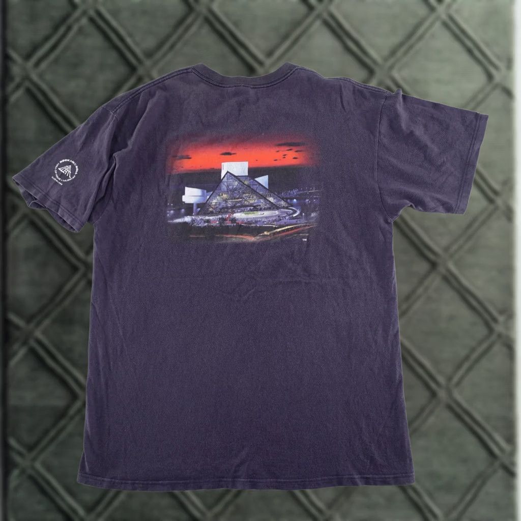 Anvil VINTAGE Nike Rock T-Shirt Mens XL Blue 23X30 Rock Hall of Fame Museum Tshirt Anvil Brand Logo Short Sleeve Crew Neck 100% Cotton Size US XL / EU 56 / 4 - 1 Thumbnail