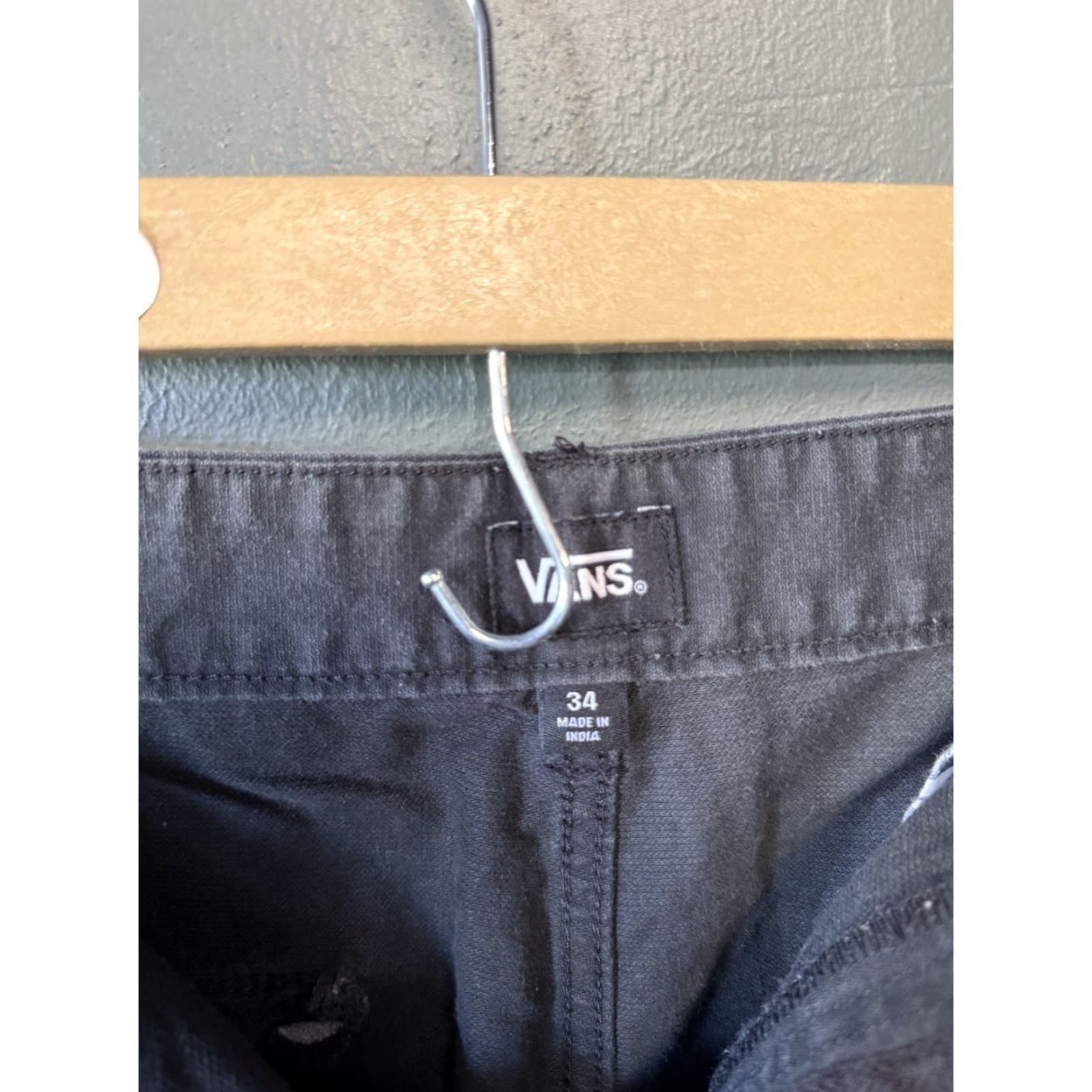 Vans VANS Mens Black Canvas Cargo Shorts Size 34 Cargo Shorts Men 34 Black Canvas Regular Size US 34 / EU 50 - 3 Thumbnail
