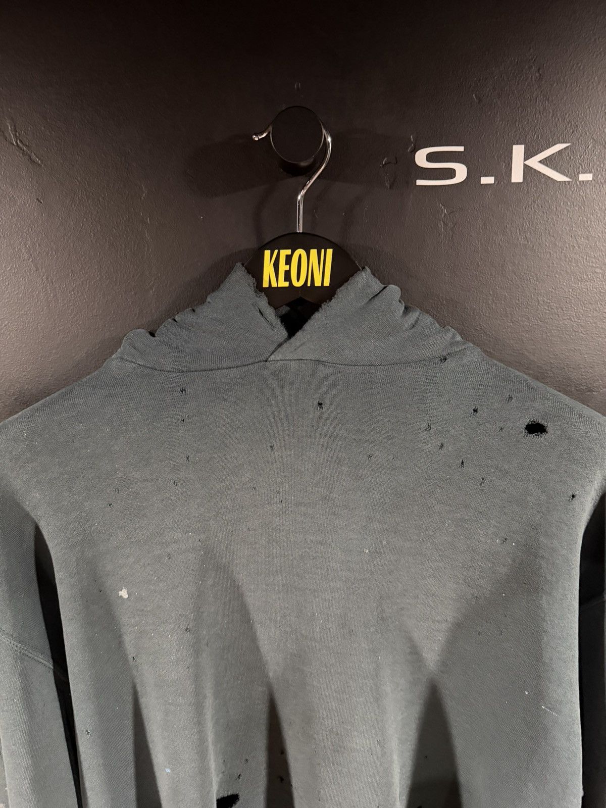 Vintage 1990s Vintage Faded Grunge Punk Thrashed Cropped Hoodie L Size US L / EU 52-54 / 3 - 3 Thumbnail